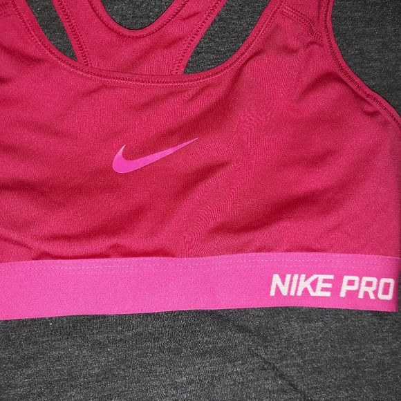 Nike Pro sports bra - Picture 2 of 4